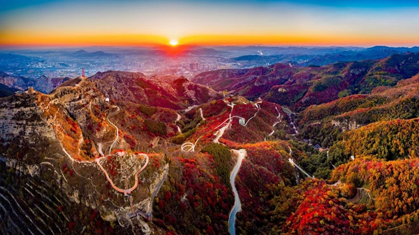 红叶柿岩旅游区。活动方供图