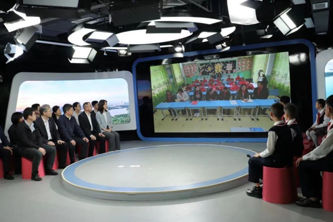 “青春微联盟·情系闽宁·山海同证”——湖里区对口帮扶闽宁镇助学基金及物资线上交接仪式举行。