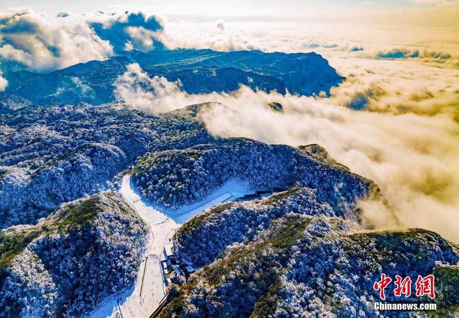 重庆金佛山：雪霁云海美如画