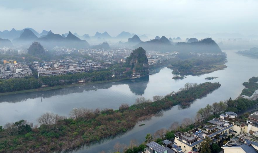 桂林烟雨漓江景色美