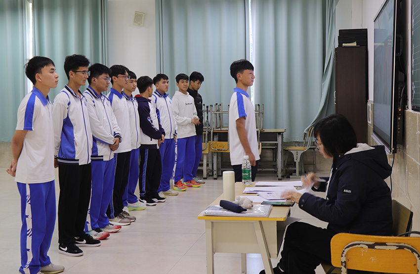 “青翼长红”面试现场。李泽女摄